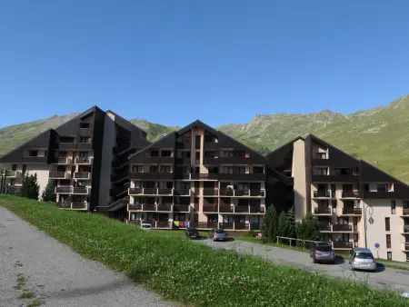 Studio fonctionnel aux pieds des pistes avec balcon - Photo 10