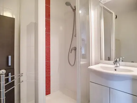 Appartement moderne et lumineux proche pistes avec balcon - Photo 10