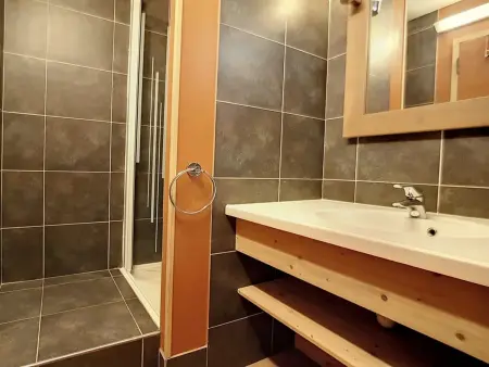 Appartement rénové pour 8 pers, au pied des pistes avec parking - Photo 9