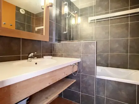 Appartement rénové pour 8 pers, au pied des pistes avec parking - Photo 12