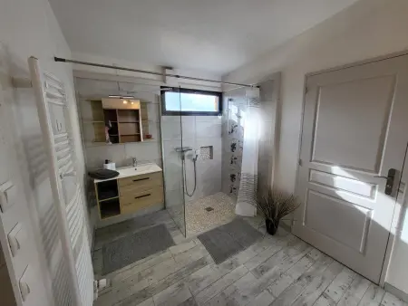 Gîte rustique avec piscine partagée et animaux admis, 15 pers - Photo 19