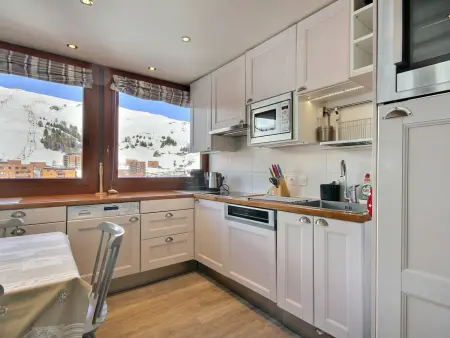 Appartement rénové 64m², 6 pers, balcon, accès Wi-Fi, pistes - Photo 4