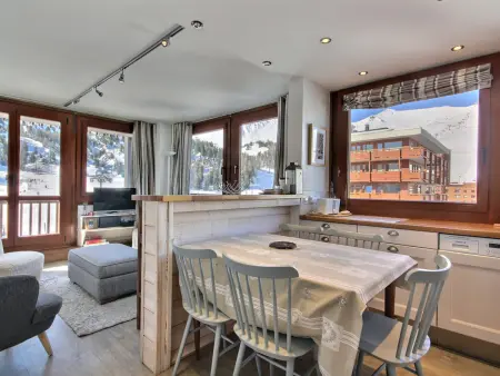 Appartement rénové 64m², 6 pers, balcon, accès Wi-Fi, pistes - Photo 9