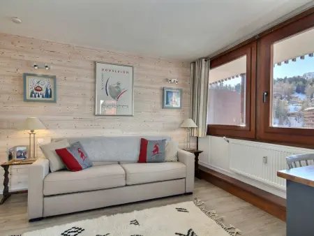 Appartement rénové 64m², 6 pers, balcon, accès Wi-Fi, pistes - Photo 11