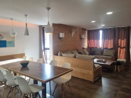 Grand appartement rénové · Proche pistes · Sud · Balcon · 11 pers · Animaux admis - Photo 2