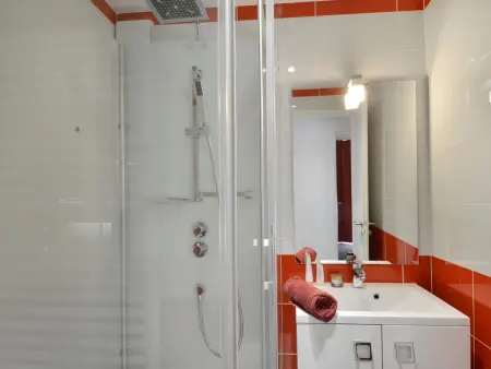 Grand appartement rénové - 11 pers - Centre station - Balcon - Photo 10