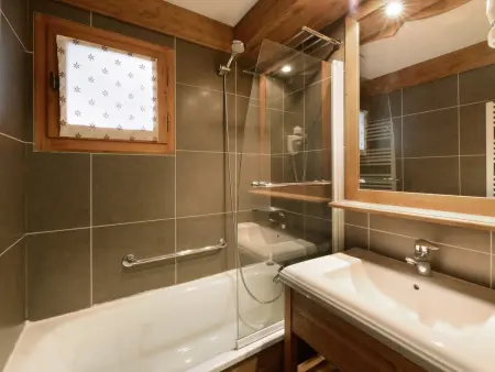 Appartement rénové proche station avec balcons et vue, 3 ch, 10 pers - Photo 11