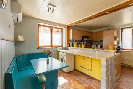 LA MAISON AUX VOLETS ROUGES, Maison près du Parc du Morvan avec piscine - Photo 4