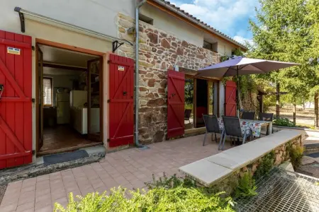 LA MAISON AUX VOLETS ROUGES, Maison près du Parc du Morvan avec piscine - Photo 6