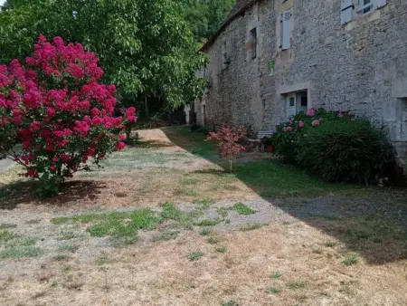Charmante Maison de Campagne à Tourtoirac, Animaux Admis - Photo 16