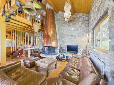 Chalet Savoyard pour 18 pers, proche pistes et commerces, cheminée, balcon, navette gratuite - Photo 1
