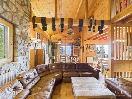 Chalet Savoyard pour 18 pers, proche pistes et commerces, cheminée, balcon, navette gratuite - Photo 2