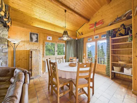 Chalet Savoyard pour 18 pers, proche pistes et commerces, cheminée, balcon, navette gratuite - Photo 3