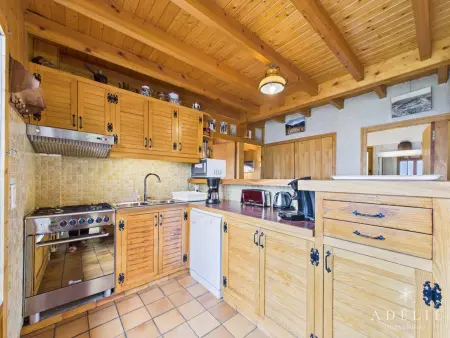 Chalet Savoyard pour 18 pers, proche pistes et commerces, cheminée, balcon, navette gratuite - Photo 7