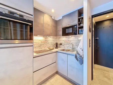 Studio moderne skis aux pieds avec balcon, Appartement 3 personnes à Les Menuires - Photo 4