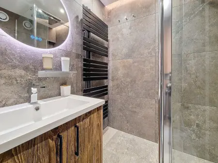 Studio moderne skis aux pieds avec balcon, Appartement 3 personnes à Les Menuires - Photo 11