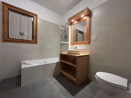 Appartement Ski aux Pieds, 6 Pers, Montgenèvre – Terrasse et Confort - Photo 5