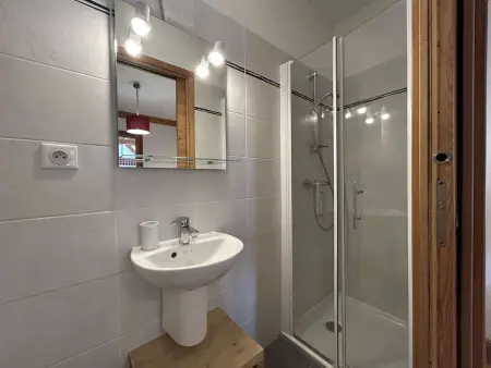Appartement Ski aux Pieds, 6 Pers, Montgenèvre – Terrasse et Confort - Photo 7