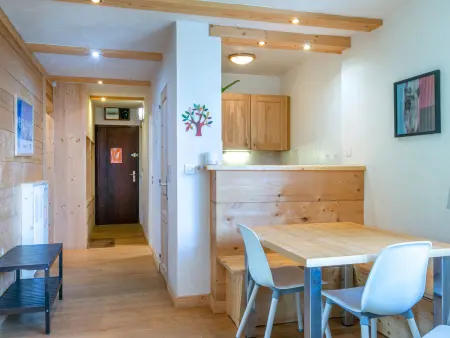 Élégant 3 pièces rénové avec balcon, cœur de Val-d'Isère, proche commodités - Photo 2