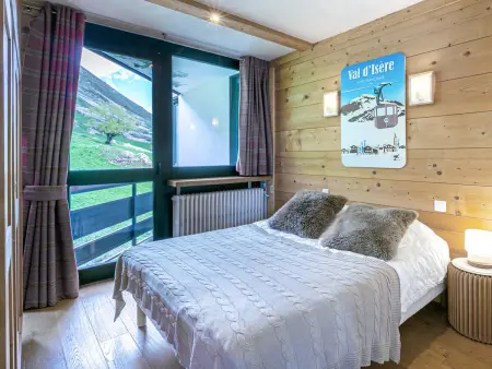 Élégant 3 pièces rénové avec balcon, cœur de Val-d'Isère, proche commodités - Photo 5