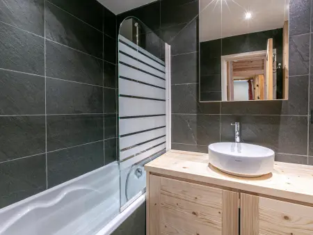 Élégant 3 pièces rénové avec balcon, cœur de Val-d'Isère, proche commodités - Photo 7