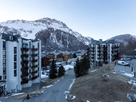 Élégant 3 pièces rénové avec balcon, cœur de Val-d'Isère, proche commodités - Photo 8