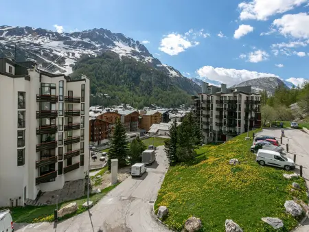 Élégant 3 pièces rénové avec balcon, cœur de Val-d'Isère, proche commodités - Photo 9