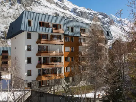 Appartement spacieux exposé Sud avec balcon, proche des pistes et commodités, Val-d'Isère - Photo 16