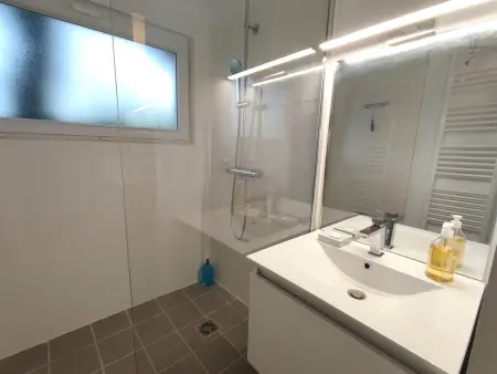 Maison à Perros-Guirec avec WiFi à 550m de la plage de Trestraou - Photo 12