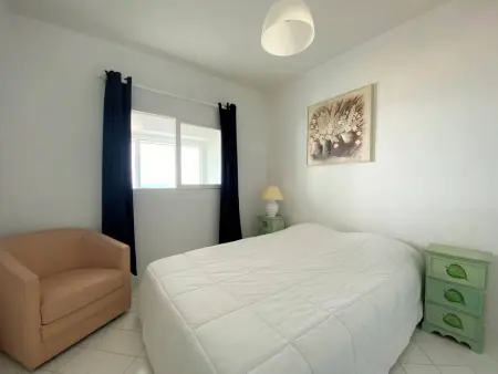 Appartement avec terrasse, accès direct plage, parking privé - Photo 2