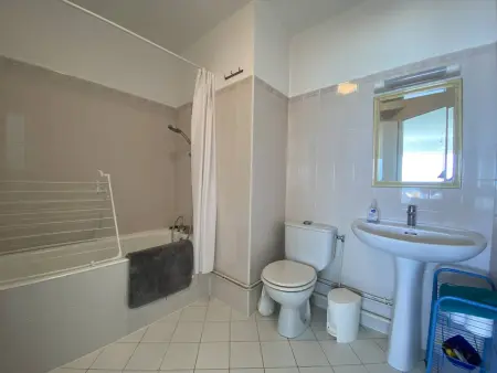 Appartement avec terrasse, accès direct plage, parking privé - Photo 4