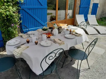 Séjour nature aux Chênes, gîte familial avec piscine partagée - Photo 2