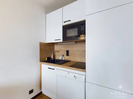 Studio rénové 2* pour 4 pers., skis aux pieds, balcon exposé sud-ouest, proche commerces et garderie - Photo 2