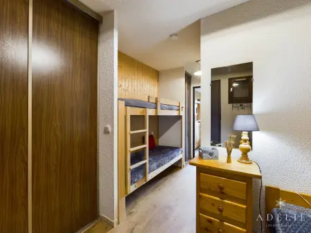 Studio cabine à 80m des pistes avec parking et balcon exposé sud - Photo 4
