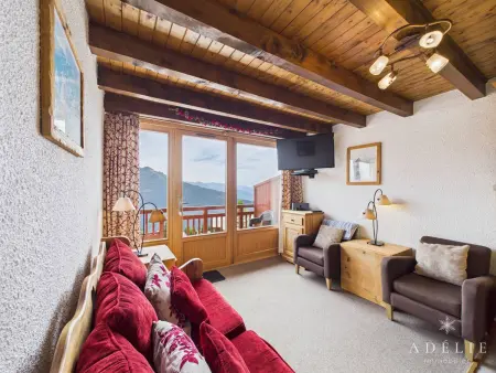 Duplex rénové avec balcon et parking, à 100m des pistes - Photo 1