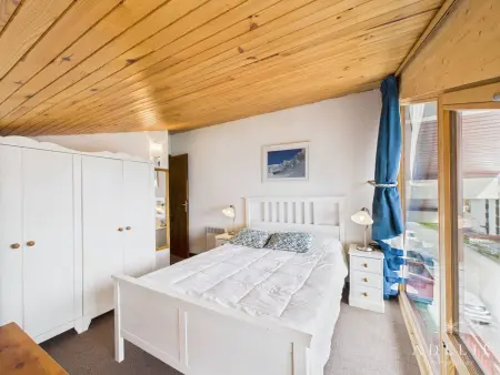 Duplex rénové avec balcon et parking, à 100m des pistes - Photo 7