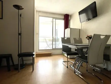 Appartement 2 pièces avec parking, WIFI, et climatisation - Photo 6