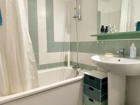 Appartement avec Piscine et Terrasse Proche Commerces - Photo 17