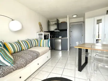 Appartement rénové avec piscine commune, 4 couchages, climatisé, wifi, terrasse vue mer - Photo 4