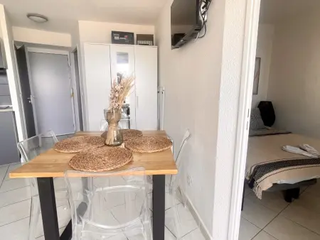 Appartement rénové avec piscine commune, 4 couchages, climatisé, wifi, terrasse vue mer - Photo 12