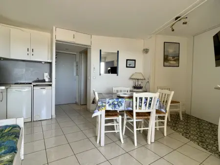 Appartement 2 pièces avec piscine proche commerces - Photo 8