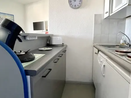 Appartement 2 chambres avec piscine et terrasse, à 50m de la plage - Photo 18