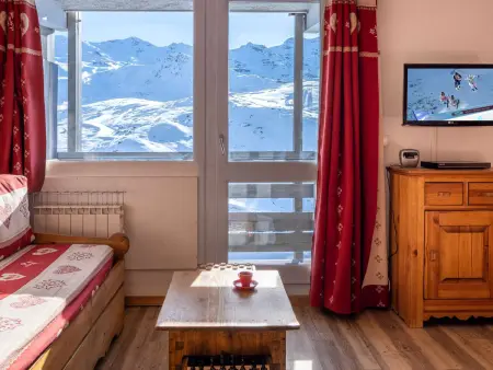 Appartement rénové style montagnard, 4 pers, balcon sud, skis aux pieds, centre Val Thorens - Photo 3