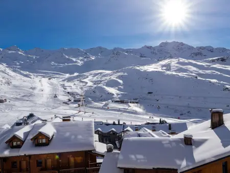 Appartement rénové style montagnard, 4 pers, balcon sud, skis aux pieds, centre Val Thorens - Photo 9