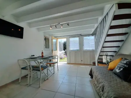 Maison cosy 3 pièces avec terrasse à 800m de la plage - Wifi, lave-vaisselle, parking public - Photo 2