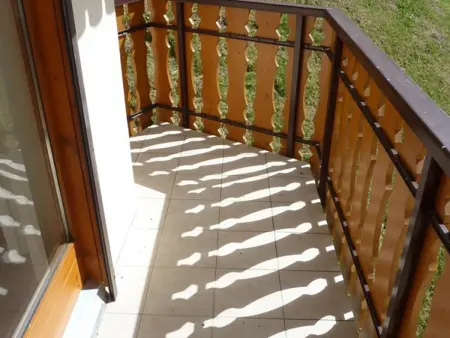Charmant 2 pièces avec balcon, départ des randonnées, parking et ascenseur - Photo 2