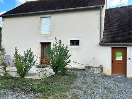 Gîte Contemporain près de l'Abbaye de Noirlac avec Jardin, Wi-Fi et Commodités Incluses - Photo 13