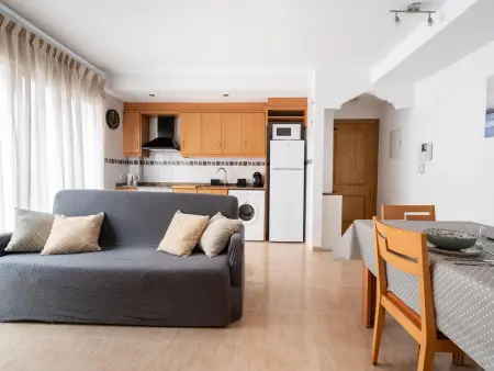 Appartement 2 chambres à 80m de la plage avec WiFi et climatisation - Photo 2