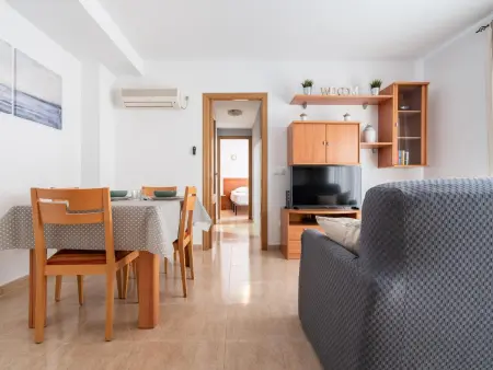 Appartement 2 chambres à 80m de la plage avec WiFi et climatisation - Photo 4