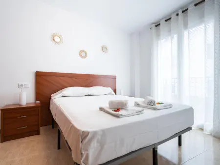 Appartement 2 chambres à 80m de la plage avec WiFi et climatisation - Photo 12